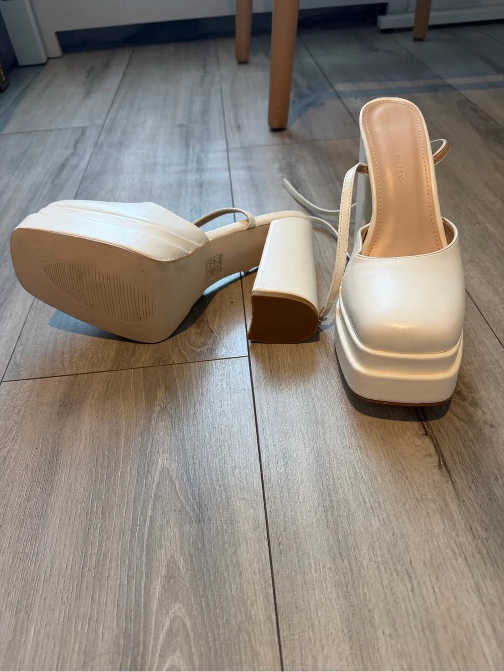White Platform Block Heel Mule - Women's Fashion Shoe